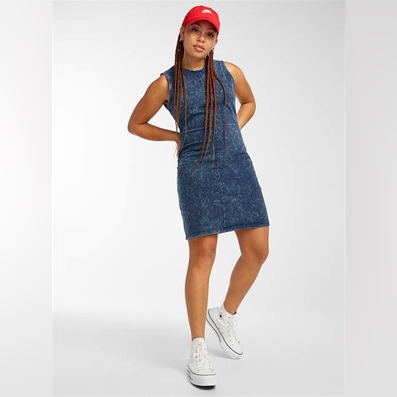 Simon’s Twik Faded Denim Dress - Picture 3 of 6